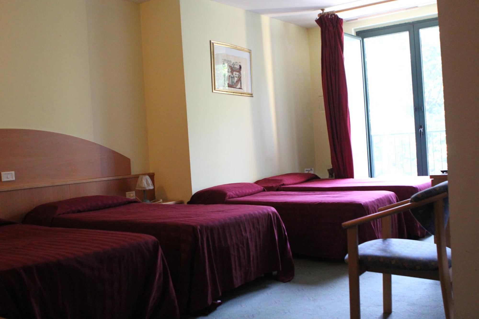 Ascot Lodging Cardano Al Campo Værelse billede