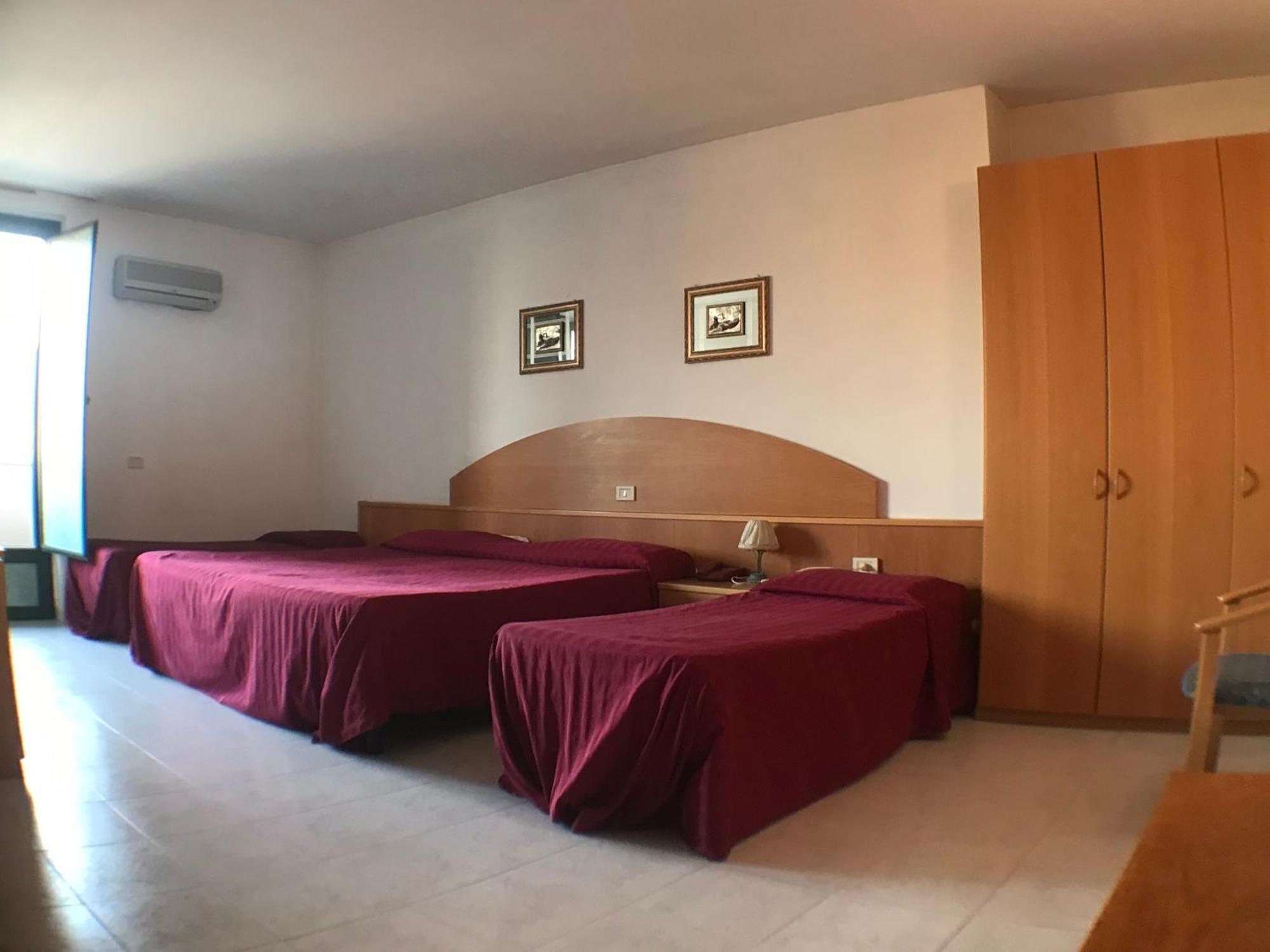 Ascot Lodging Cardano Al Campo Værelse billede