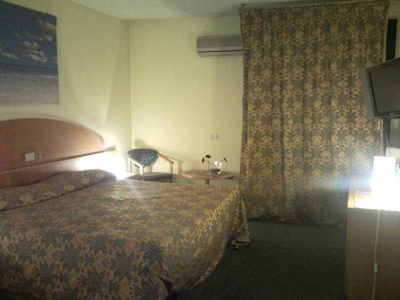 Ascot Lodging Cardano Al Campo Værelse billede
