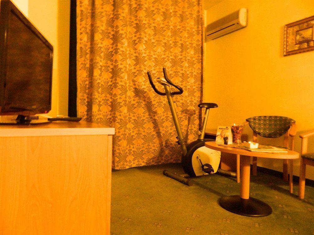 Ascot Lodging Cardano Al Campo Eksteriør billede